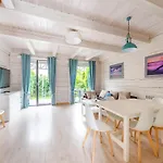 بيت للعطل Comfortable Homes Close To The *