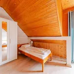 Comfortable Homes Close To The بيت للعطل *