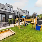 بيت للعطل Comfortable Homes Close To The *