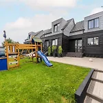 بيت للعطل Comfortable Homes Close To The