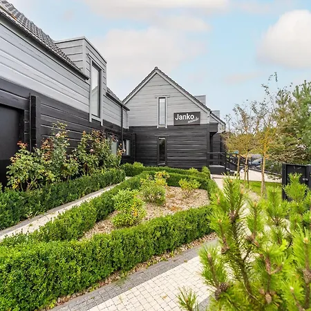 Comfortable Homes Close To The